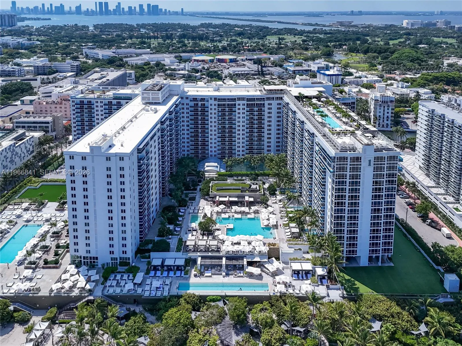 Foto de propiedad en 102 24th Street PH-1705, Miami Beach, FL 33139 Miami Beach con MLS# 