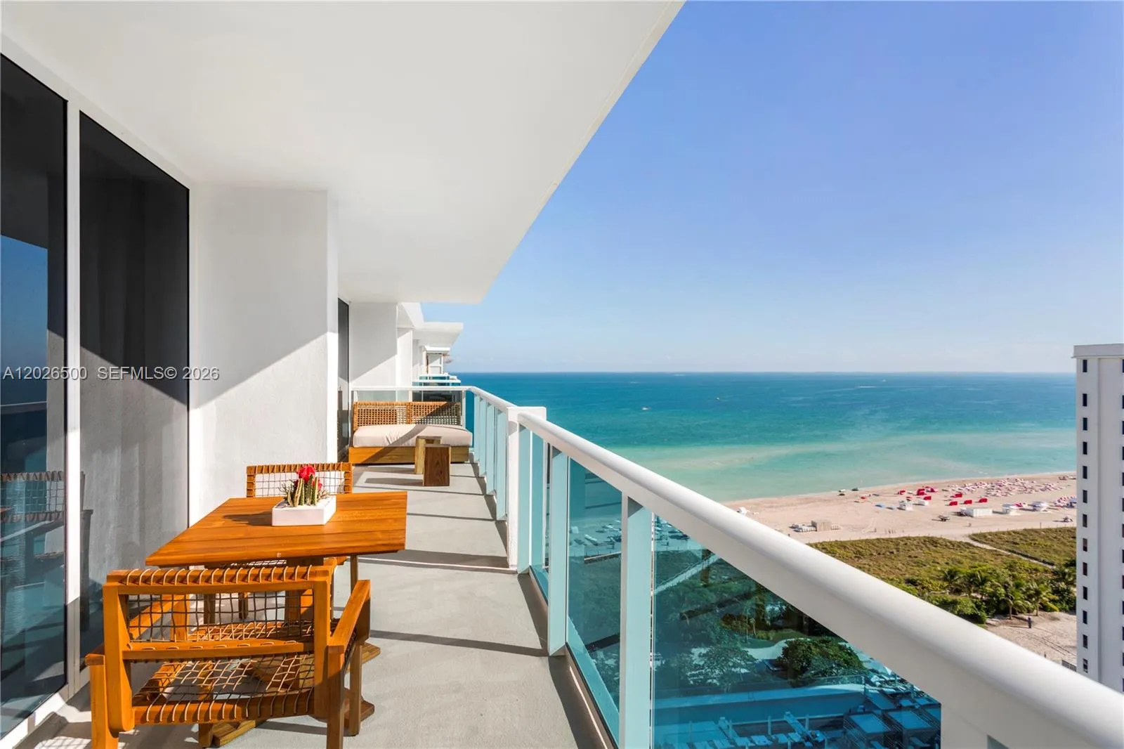 Foto de propiedad en 102 24th Street PH-1706, Miami Beach, FL 33139 Miami Beach con MLS# 