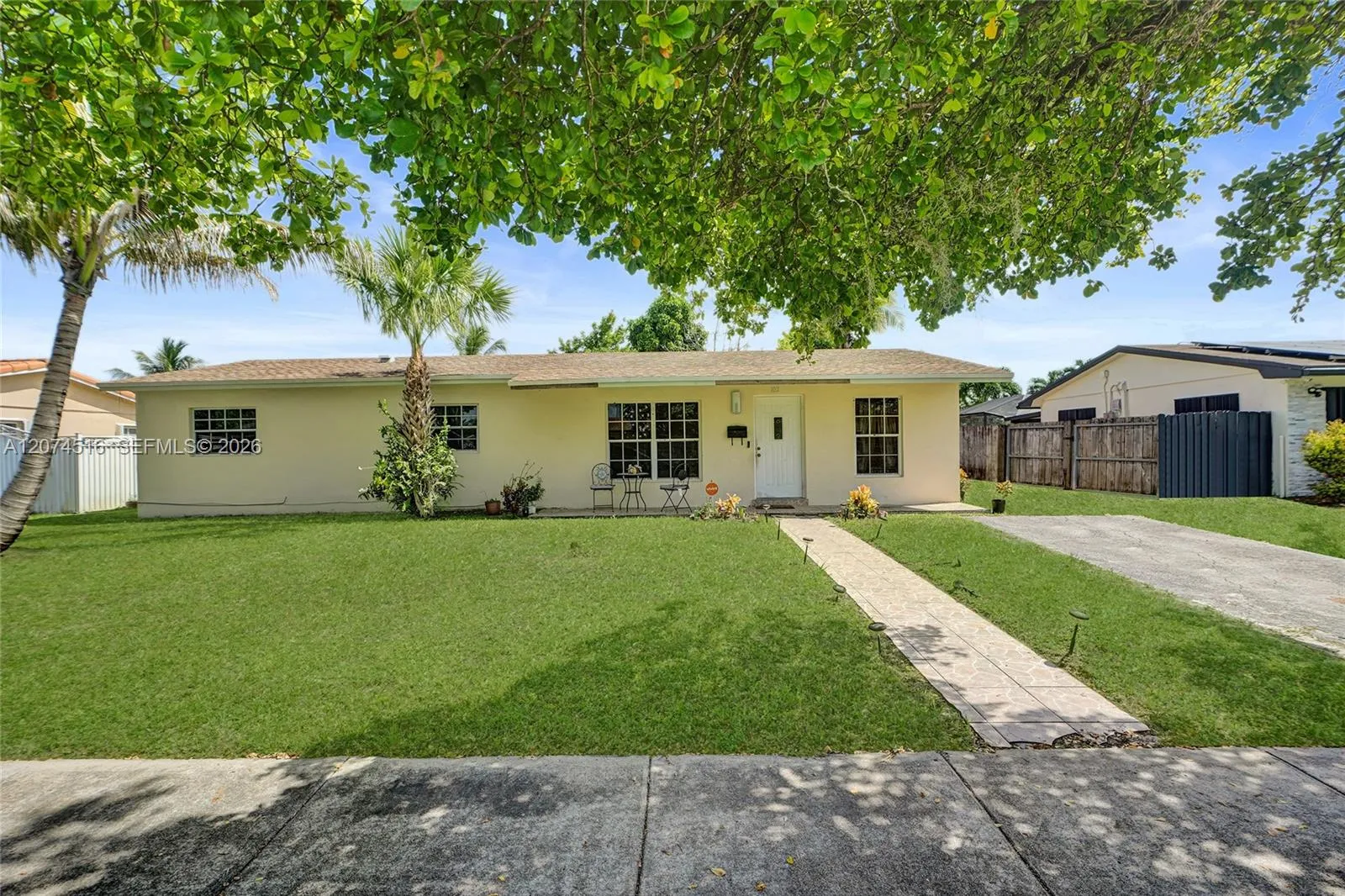 En Venta 102 NE 206th Terrace, Miami Gardens, FL 33179, Miami Gardens, FL 33179