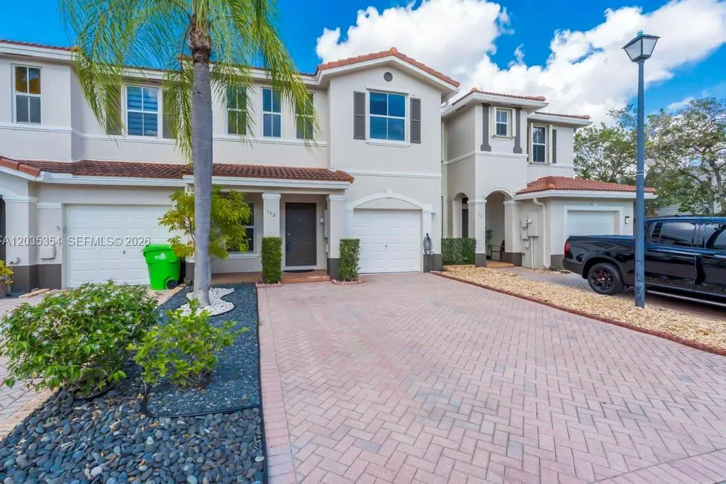 Foto de propiedad en 102 Riverwalk Circle 102, Sunrise, FL 33326 Sunrise con MLS# 