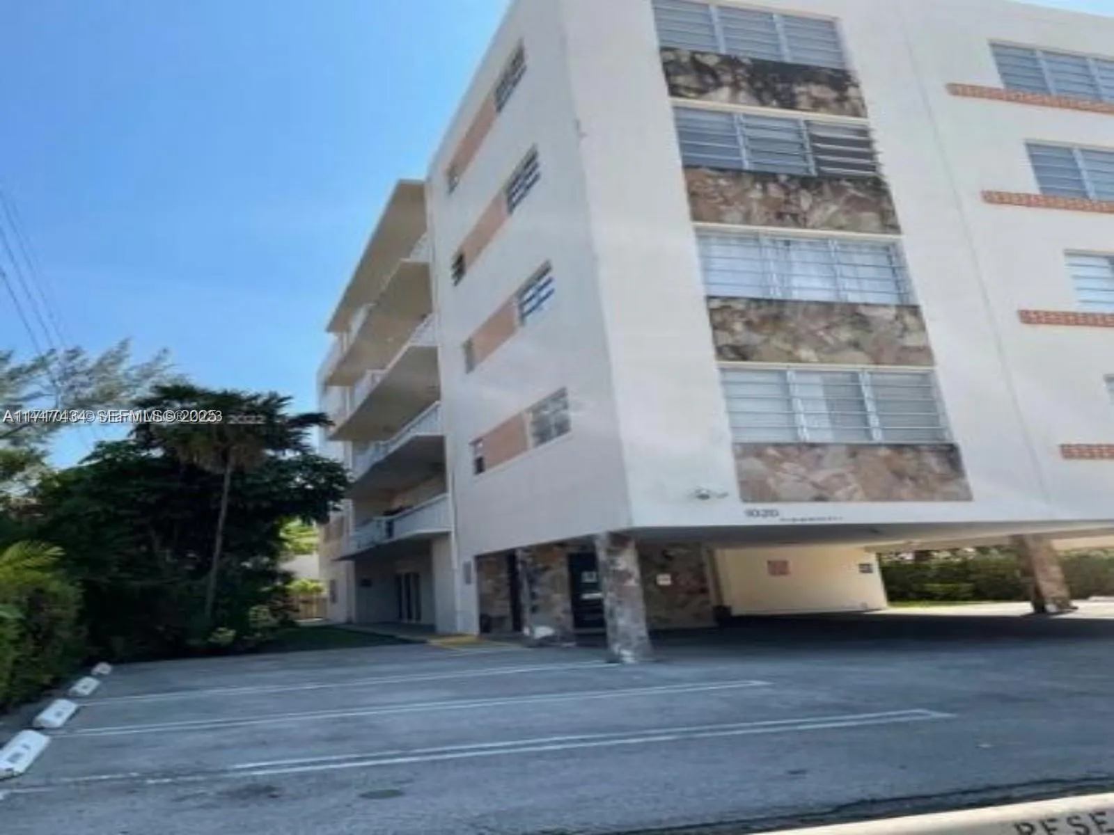 Foto de propiedad en 1020 94th Street 203, Bay Harbor Islands, FL 33154 Bay Harbor Islands con MLS# 