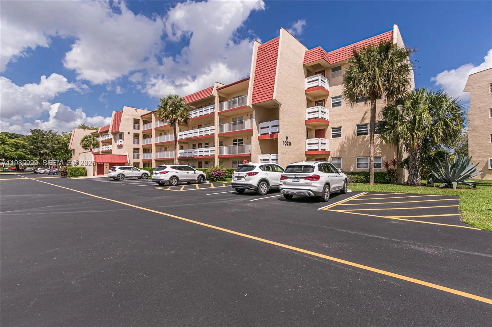 En Venta 1020 Country Club Drive 305, Margate, FL 33063, Margate, FL 33063
