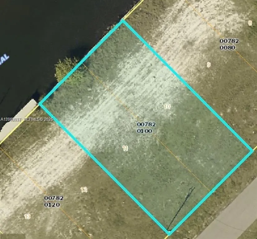 En Venta 1020 SE 13th Avenue, Cape Coral, FL 33990, Cape Coral, FL 33990