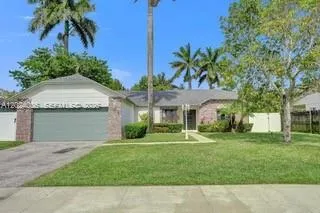 Vendido 1020 SW 124th Way, Davie, FL 33325, Davie, FL 33325