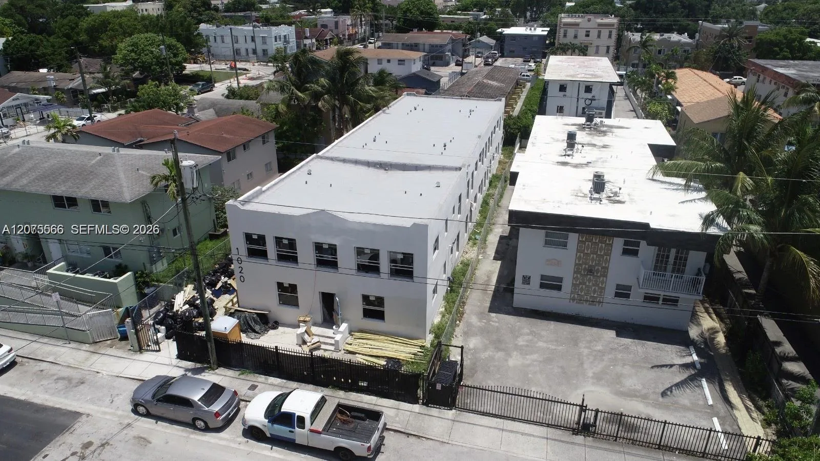 En Venta 1020 SW 2nd Street, Miami, FL 33130, Miami, FL 33130