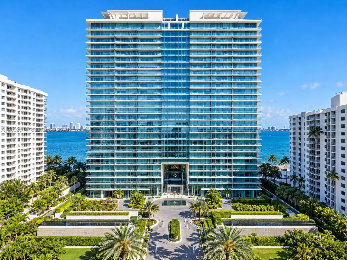 En Venta 10201 Collins Avenue 1104, Bal Harbour, FL 33154, Bal Harbour, FL 33154