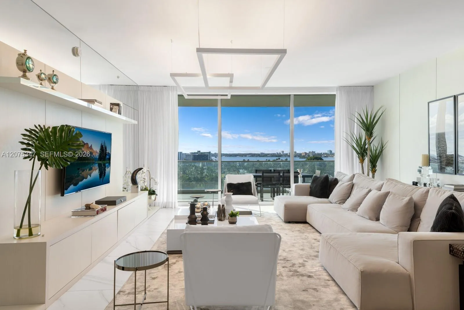 Foto de propiedad en 10201 Collins Avenue 907, Bal Harbour, FL 33154 Bal Harbour con MLS# 