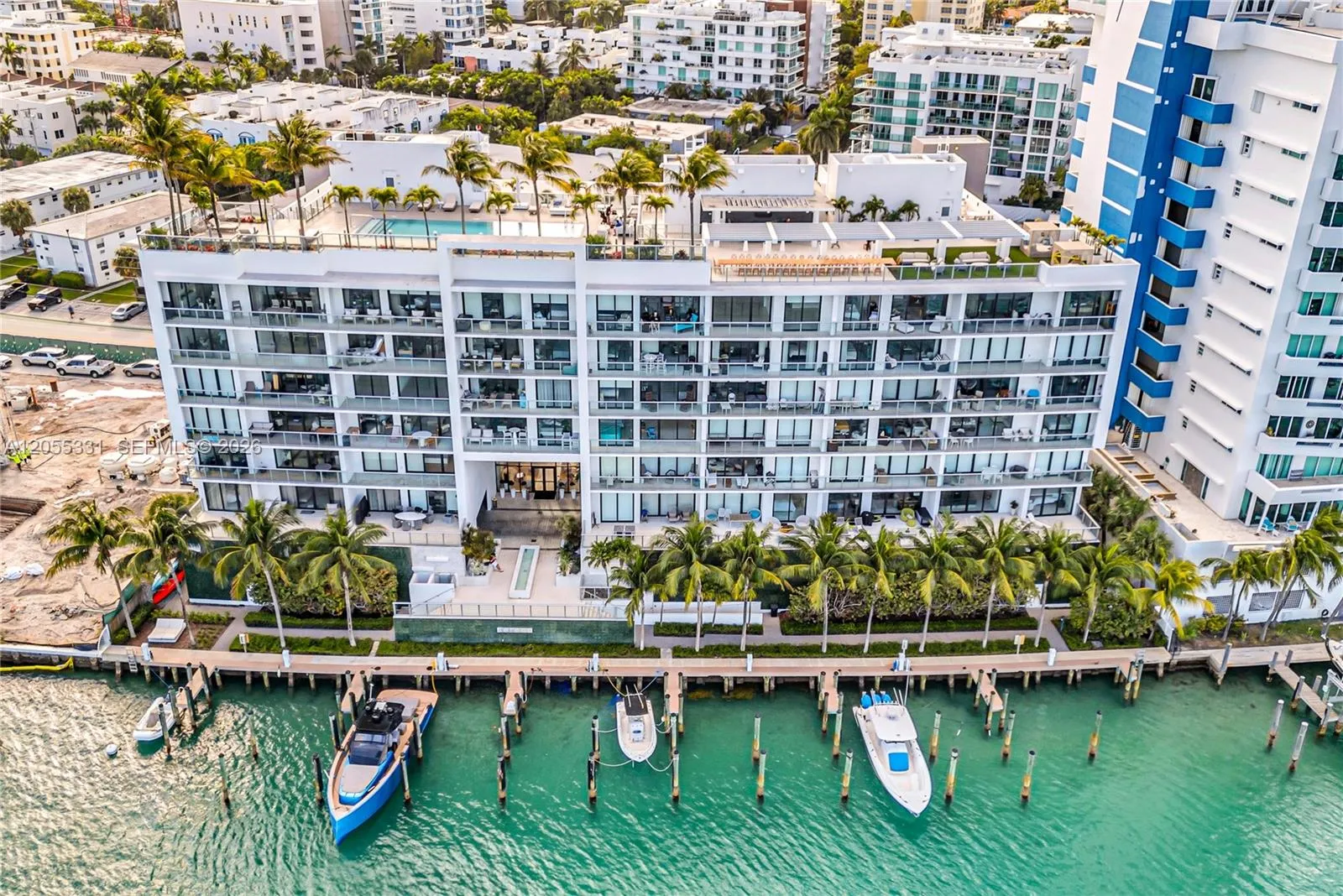 Foto de propiedad en 10201 E Bay Harbor Drive 203, Bay Harbor Islands, FL 33154 Bay Harbor Islands con MLS# 