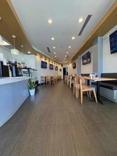 Foto de propiedad en 10201 Hammocks Boulevard, Miami, FL 33196 Miami con MLS# 