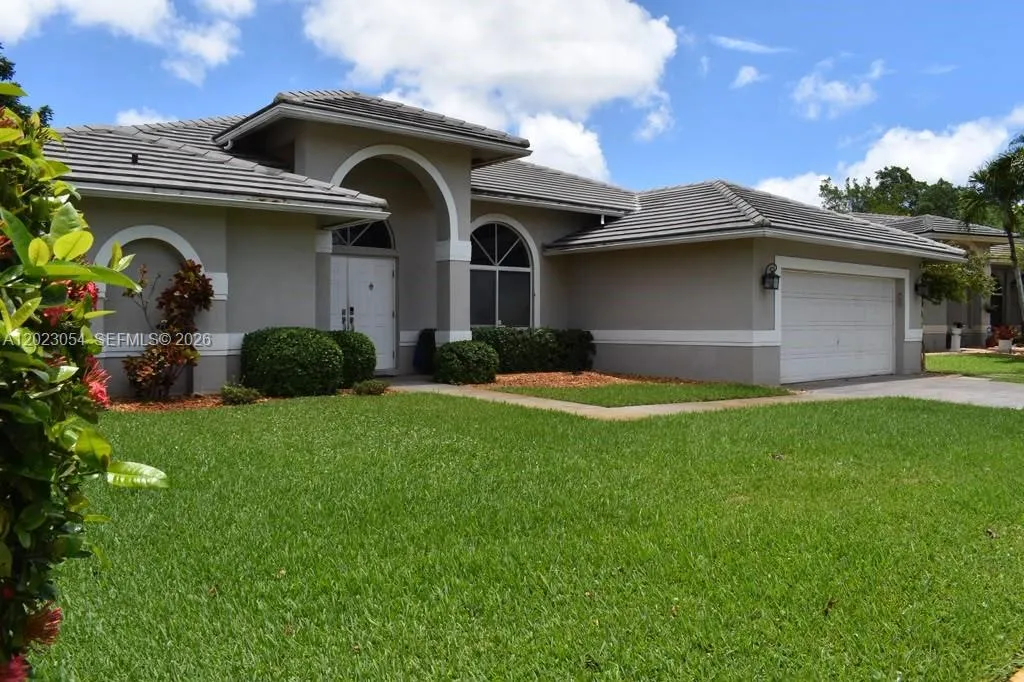 Vendido 10205 SW 12th Street, Pembroke Pines, FL 33025, Pembroke Pines, FL 33025