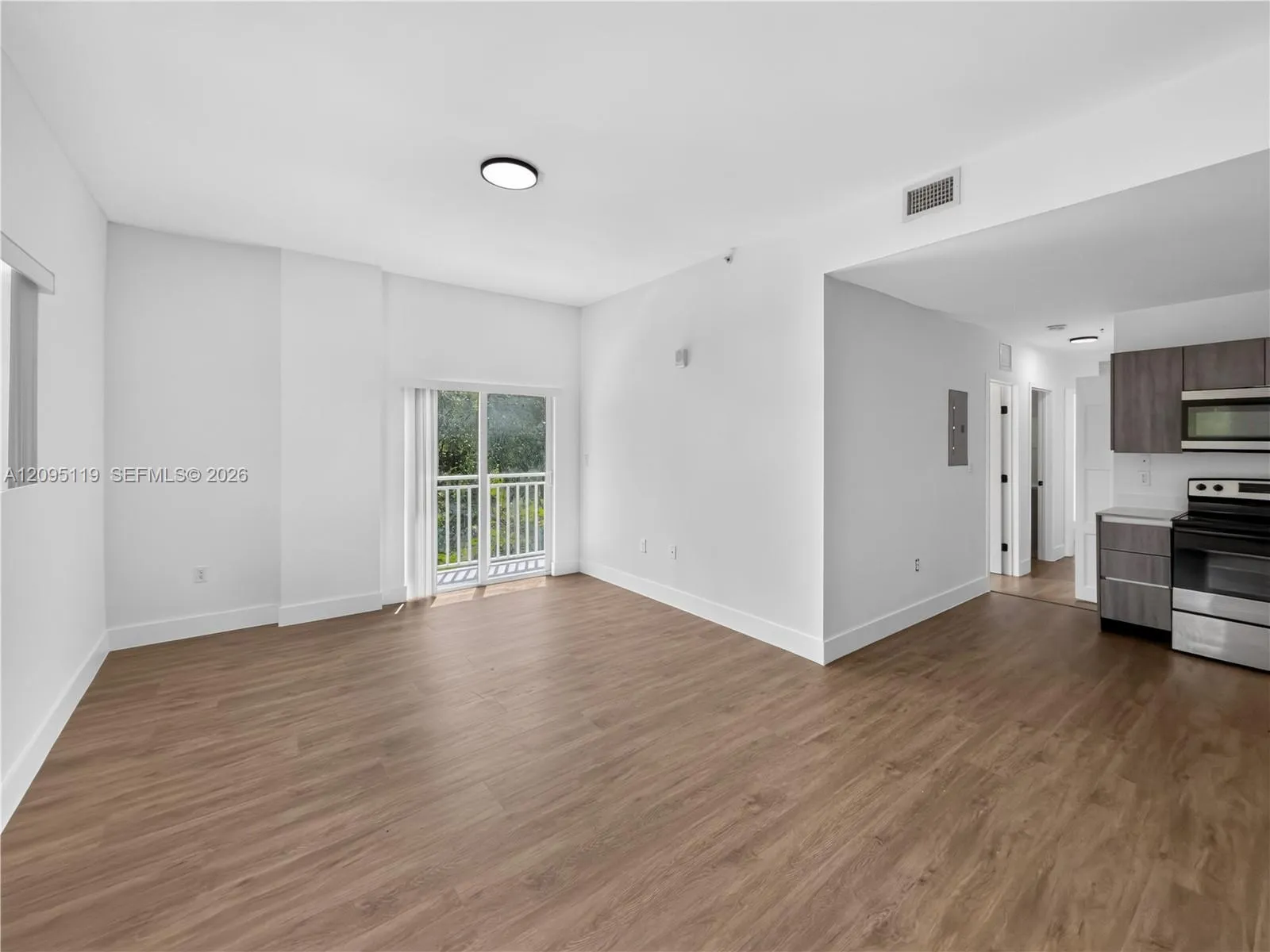 En Renta 1021 NW 1st Street 201, Miami, FL 33128, Miami, FL 33128