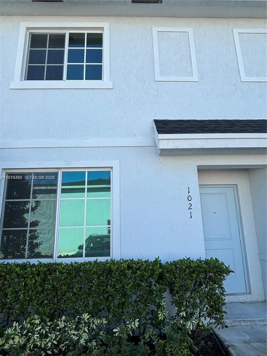 Foto de propiedad en 1021 NW 5th Street, Florida City, FL 33034 Florida City con MLS# 