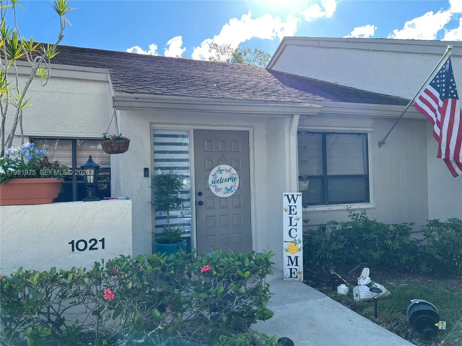 Foto de propiedad en 1021 NW 79th Avenue, Plantation, FL 33322 Plantation con MLS# 