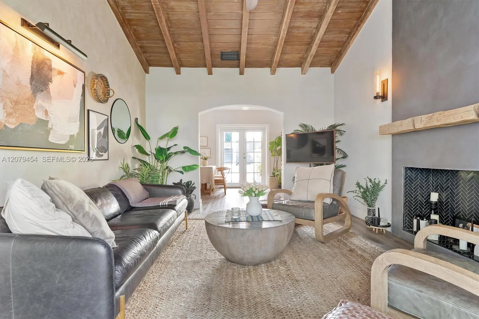 Foto de propiedad en 1024 Lenox Avenue 1, Miami Beach, FL 33139 Miami Beach con MLS# 