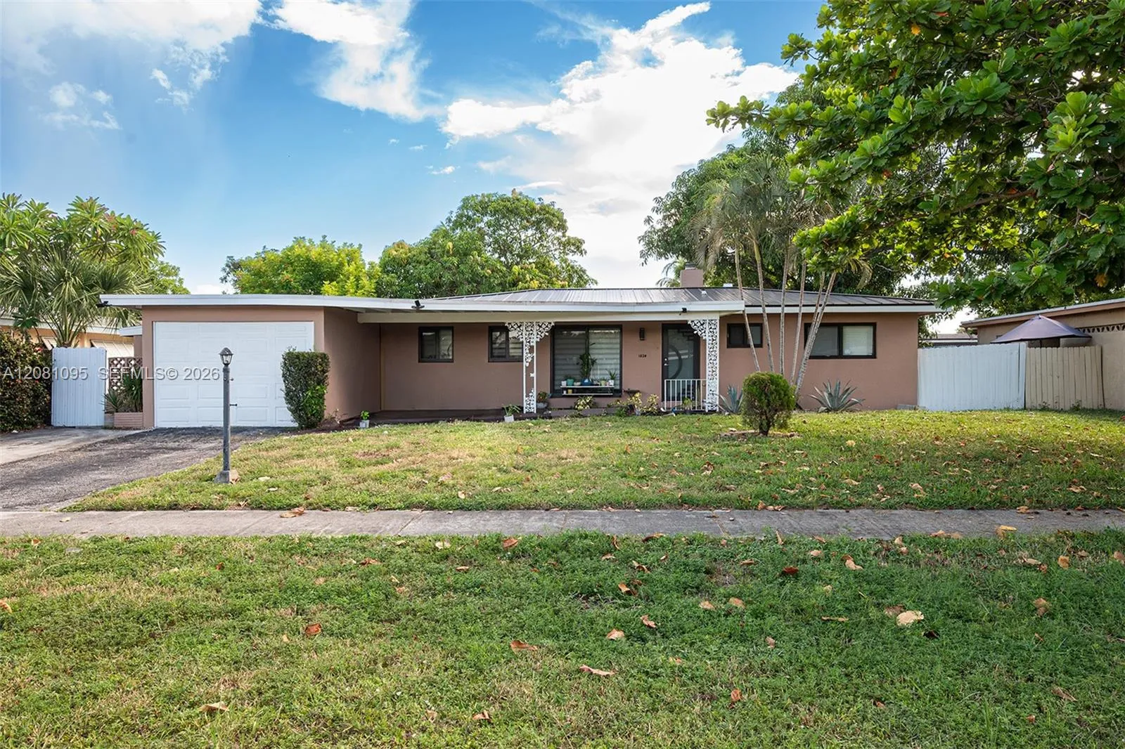 Foto de propiedad en 1024 Long Island Avenue, Fort Lauderdale, FL 33312 Fort Lauderdale con MLS# 