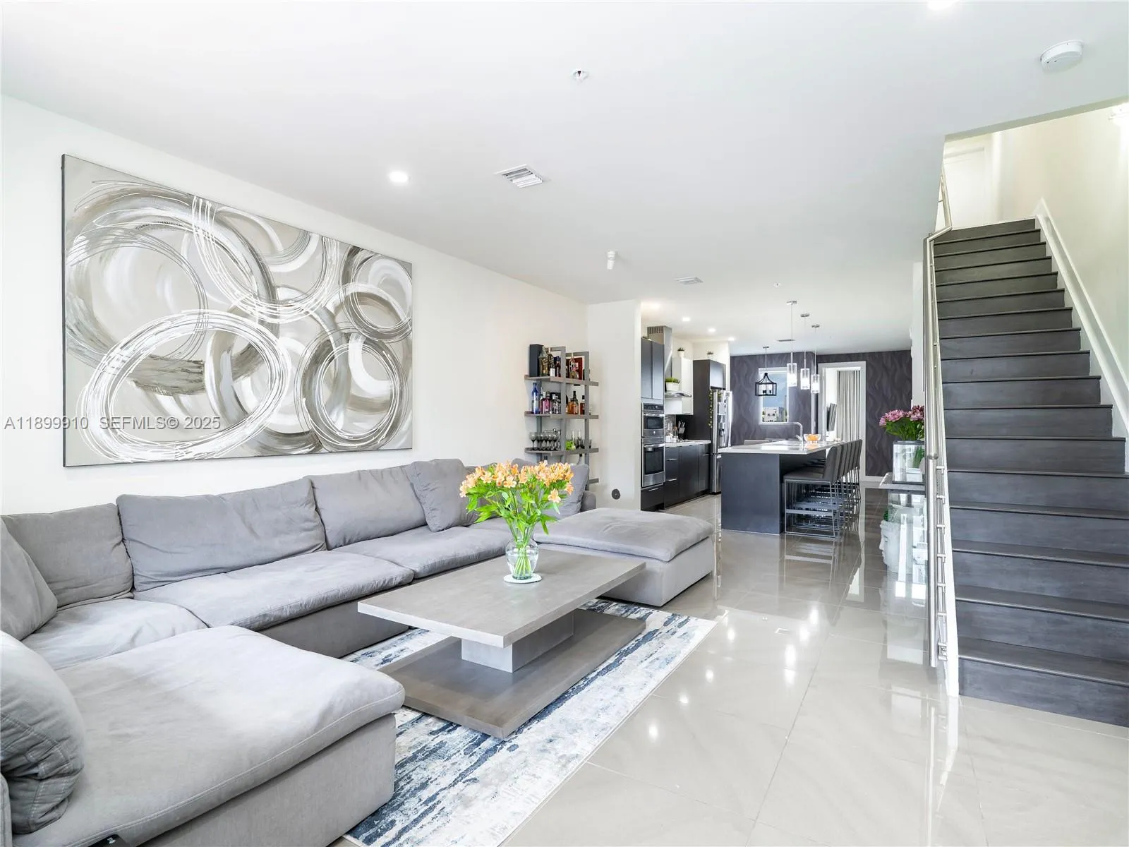 Foto de propiedad en 10245 NW 63rd Terrace 206, Doral, FL 33178 Doral con MLS# 