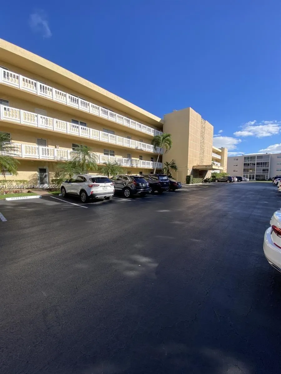 Foto de propiedad en 1025 SE 3rd Avenue 102, Dania Beach, FL 33004 Dania Beach con MLS# 