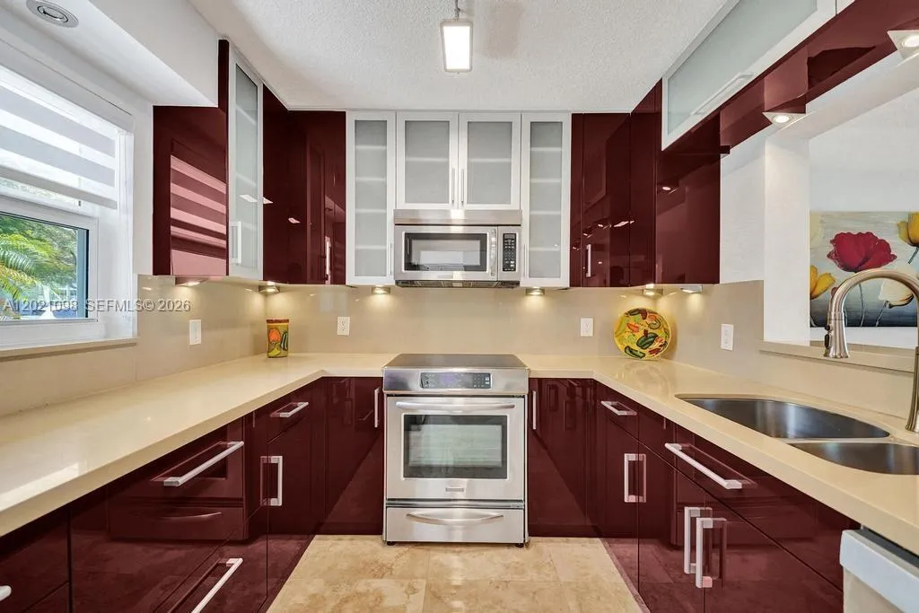 Vendido 1025 SE 3rd Avenue 108, Dania Beach, FL 33004, Dania Beach, FL 33004