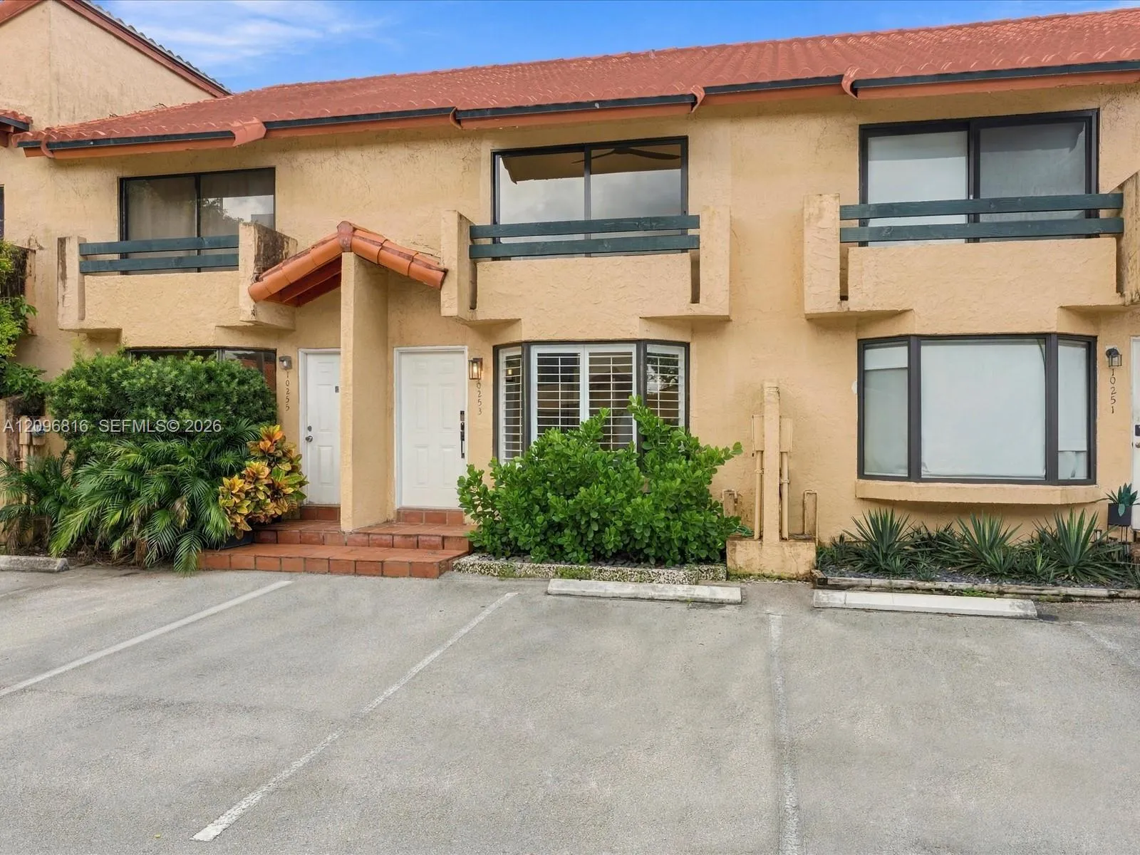 En Renta 10253 SW 77th Court, Miami, FL 33156, Miami, FL 33156