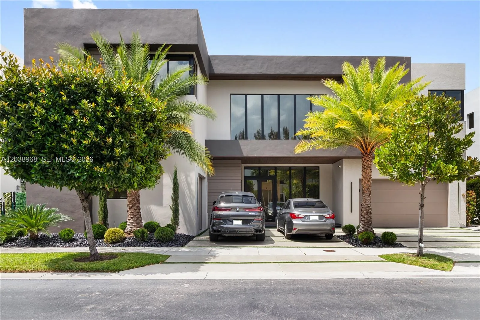 Foto de propiedad en 10261 NW 74th Terrace, Doral, FL 33178 Doral con MLS# 