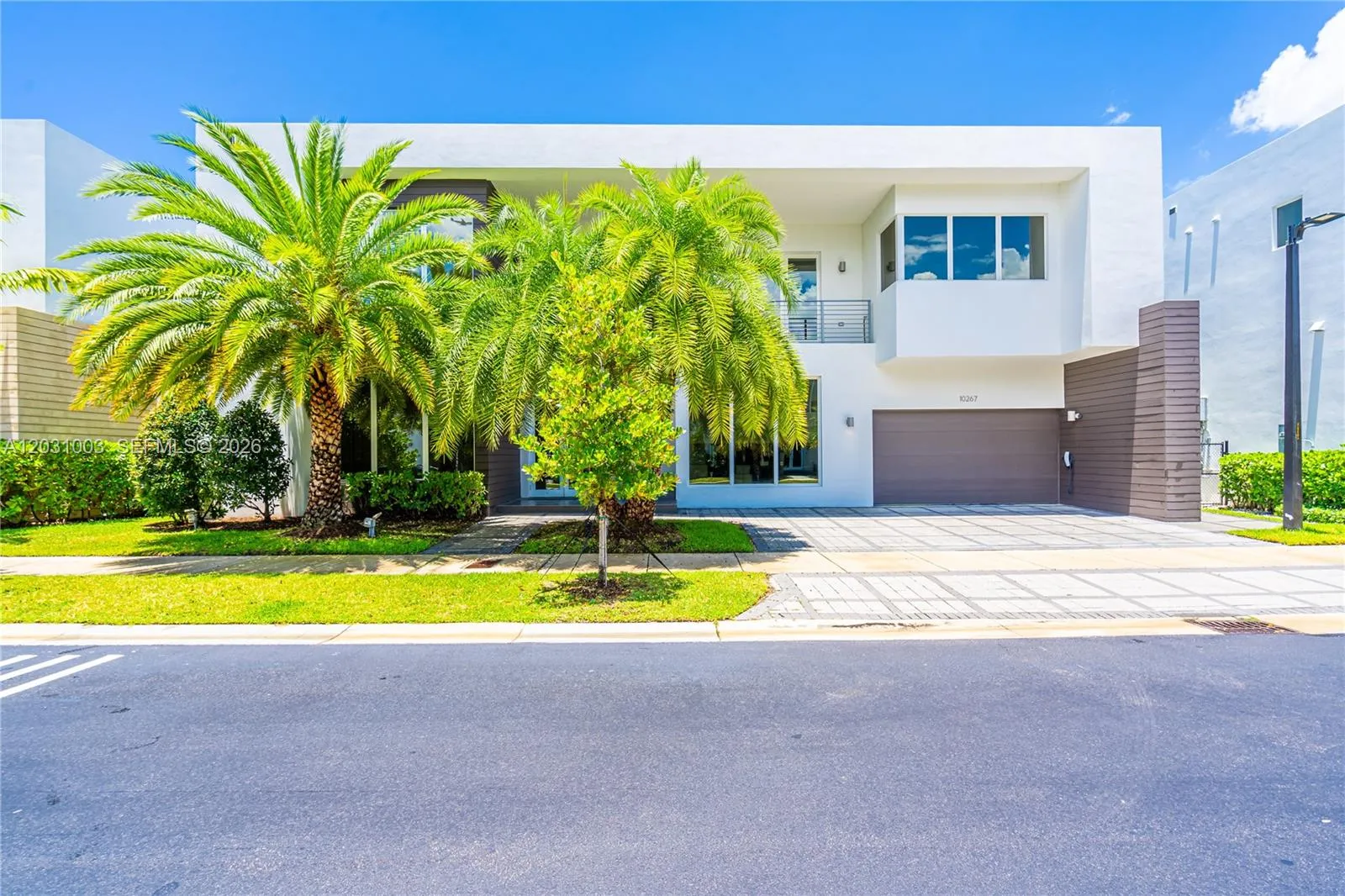 Foto de propiedad en 10267 NW 75th Terrace 10267, Doral, FL 33178 Doral con MLS# 