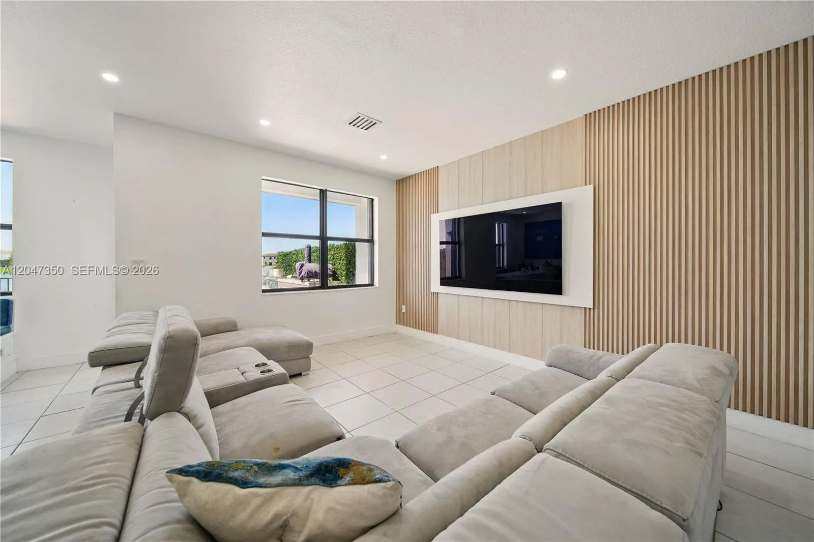 Foto de propiedad en 10269 SW 231st Lane 0, Miami, FL 33190 Miami con MLS# 