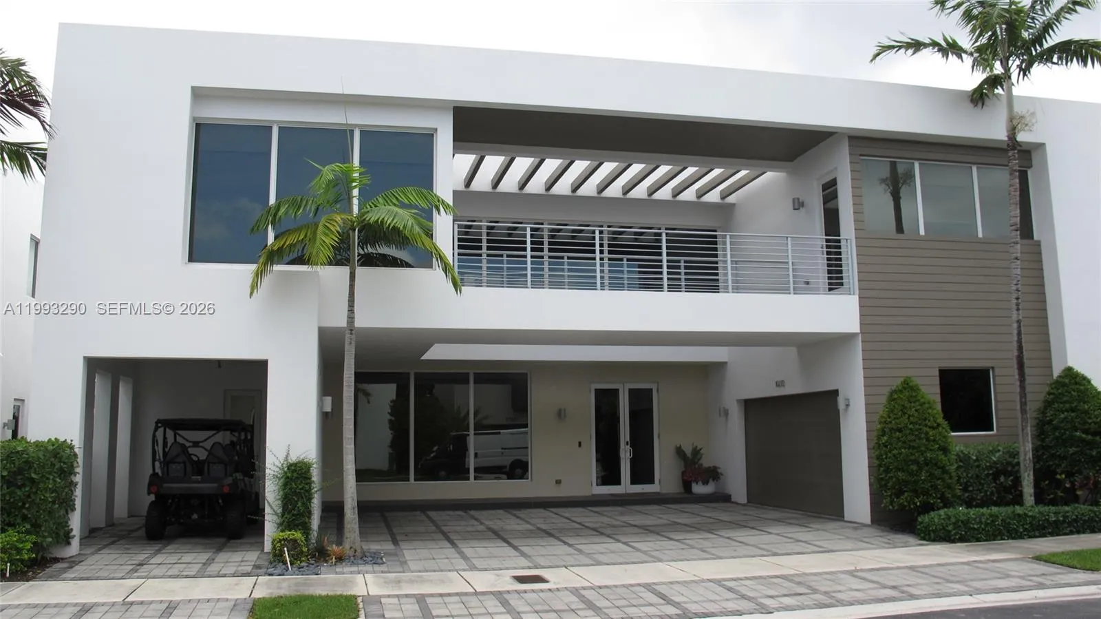 Foto de propiedad en 10272 NW 75th Terrace, Doral, FL 33178 Doral con MLS# 