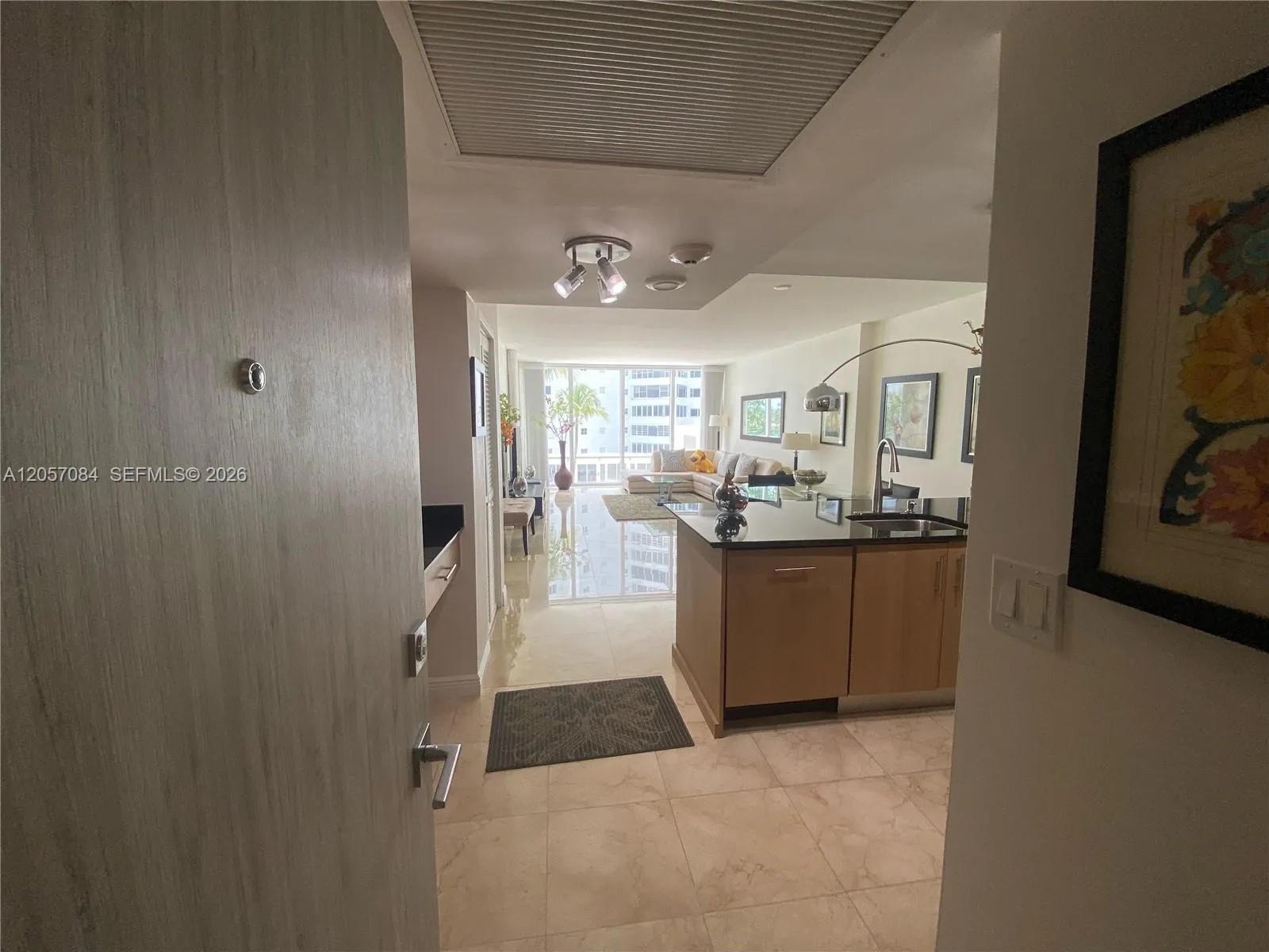 Foto de propiedad en 10275 Collins Avenue 215, Bal Harbour, FL 33154 Bal Harbour con MLS# 
