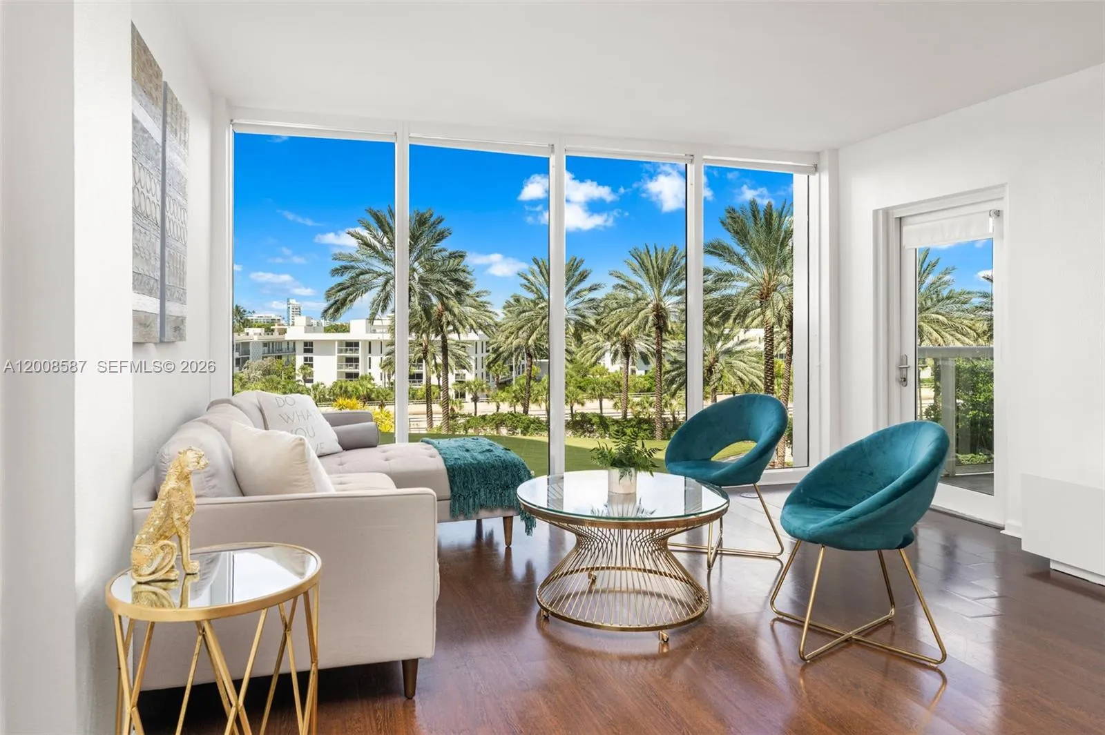 Foto de propiedad en 10275 Collins Avenue 327, Bal Harbour, FL 33154 Bal Harbour con MLS# 