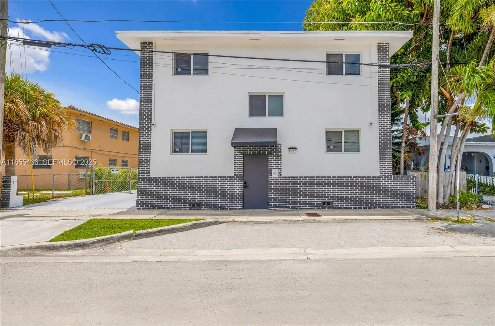 En Venta 1028 SW 9th Avenue, Miami, FL 33130, Miami, FL 33130