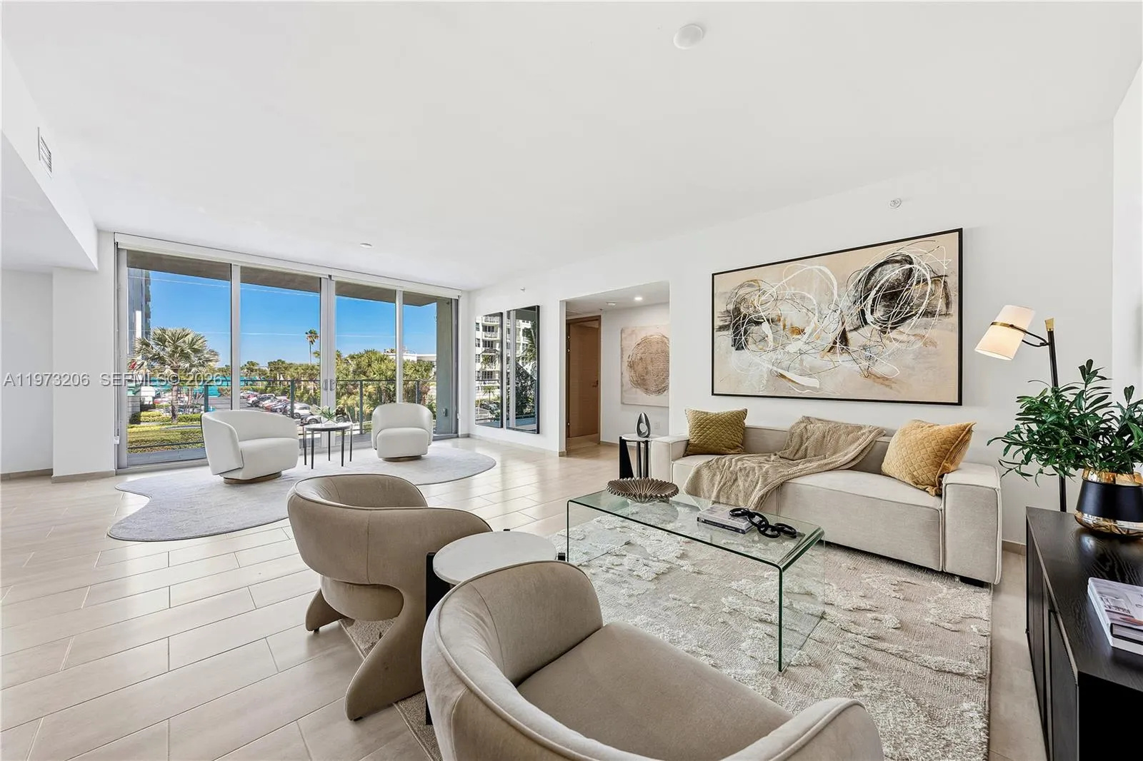 Foto de propiedad en 10281 W Bay Harbor Drive 202, Bay Harbor Islands, FL 33154 Bay Harbor Islands con MLS# 