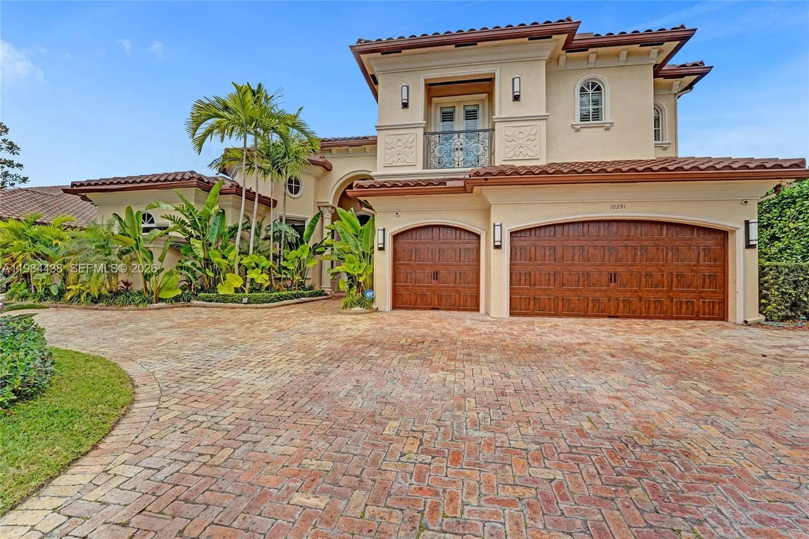 Foto de propiedad en 10291 Sweet Bay Street, Plantation, FL 33324 Plantation con MLS# 