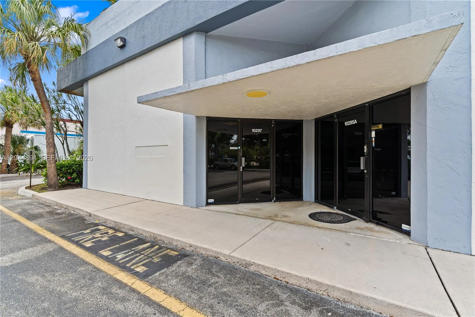 Foto de propiedad en 10297 NW 46th Street 1A, Sunrise, FL 33351 Sunrise con MLS# 