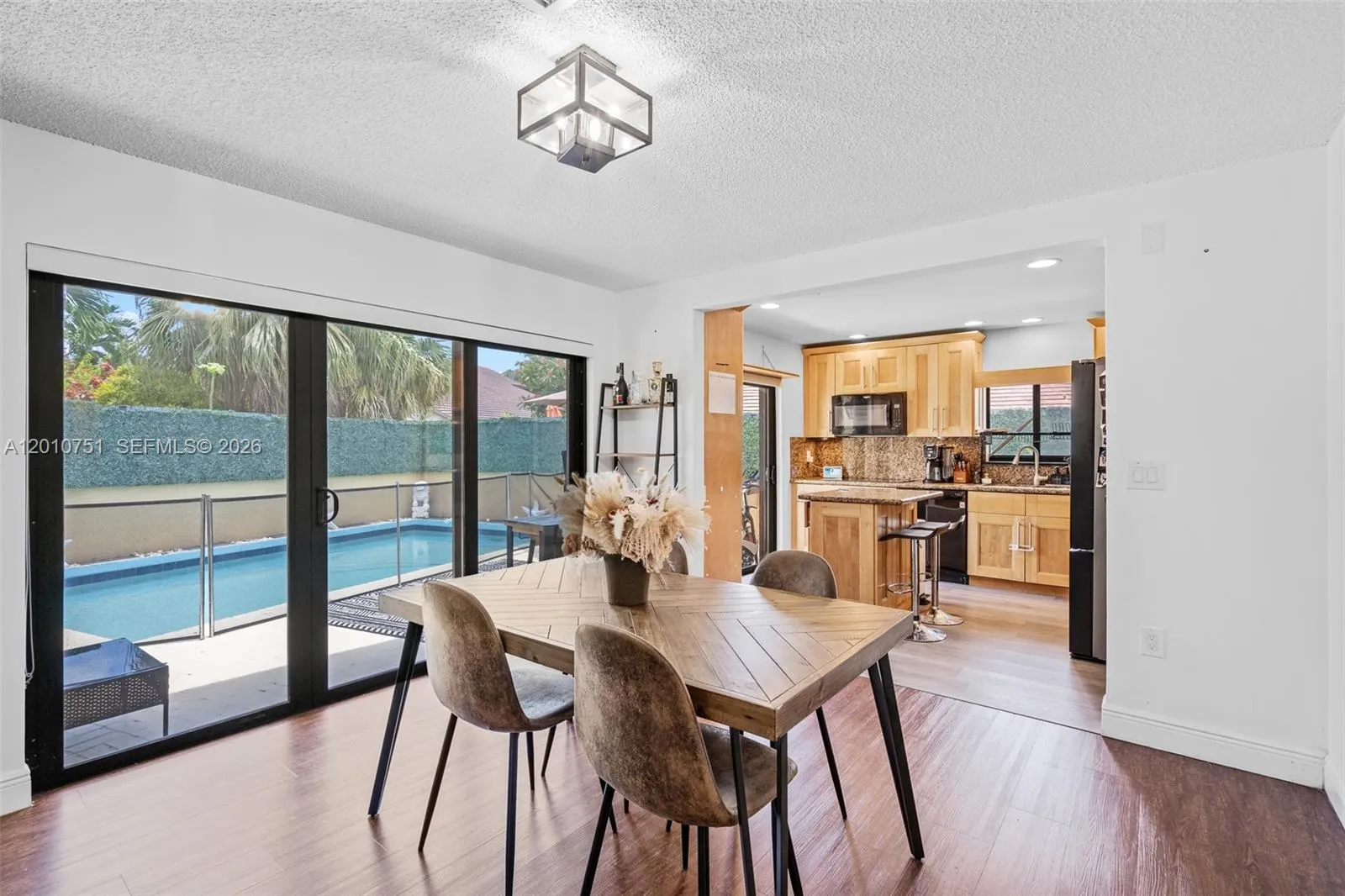 Vendido 1030 NE 202nd Terrace, Miami, FL 33179, Miami, FL 33179