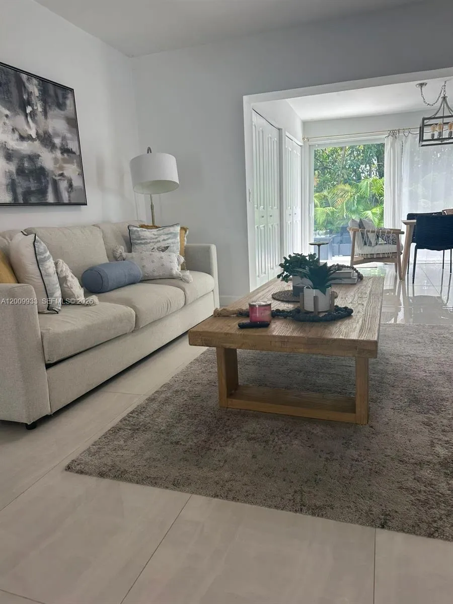 En Renta 1030 NE 83rd Street 0, Miami, FL 33138, Miami, FL 33138