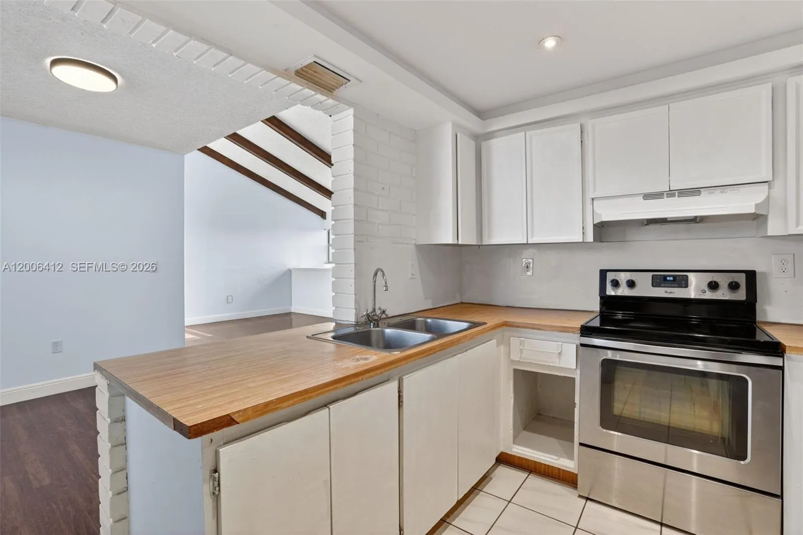 Foto de propiedad en 10302 NW 9th St Circle 204, Miami, FL 33172 Miami con MLS# 