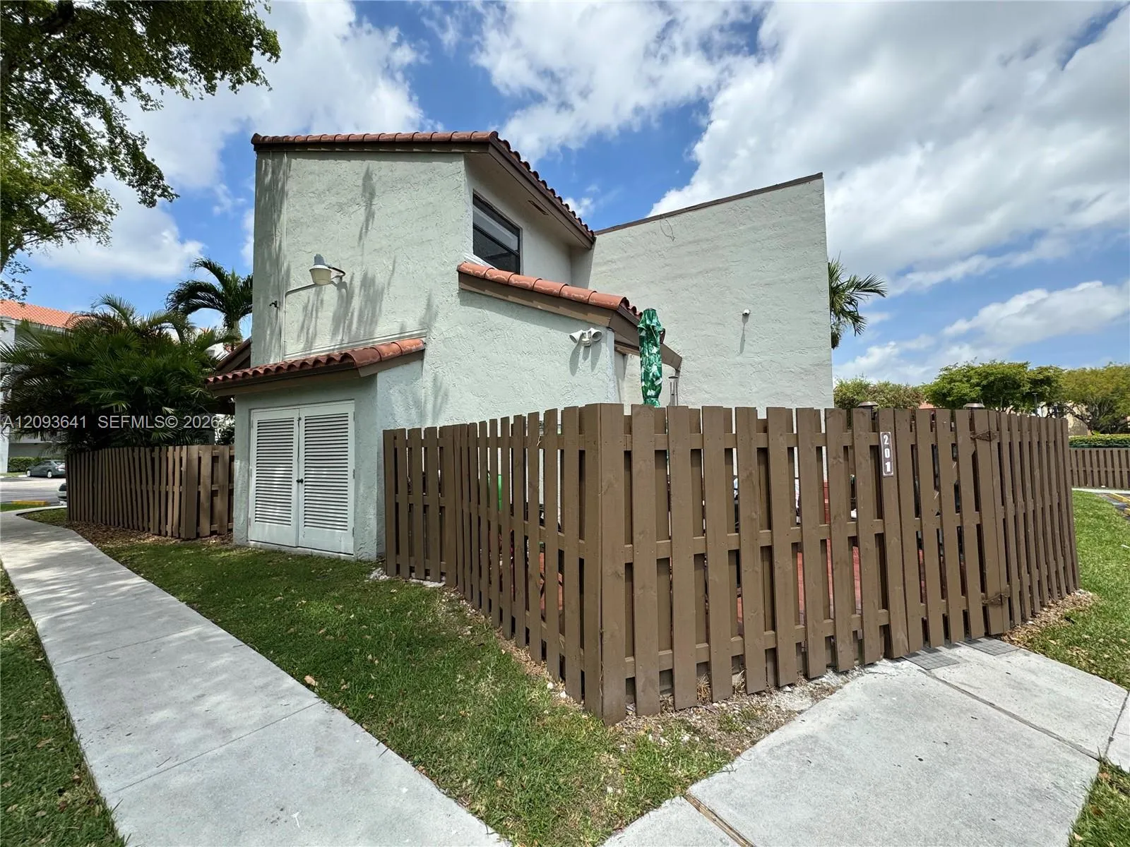 En Renta 10307 NW 9th St Circle 201-15, Miami, FL 33172, Miami, FL 33172