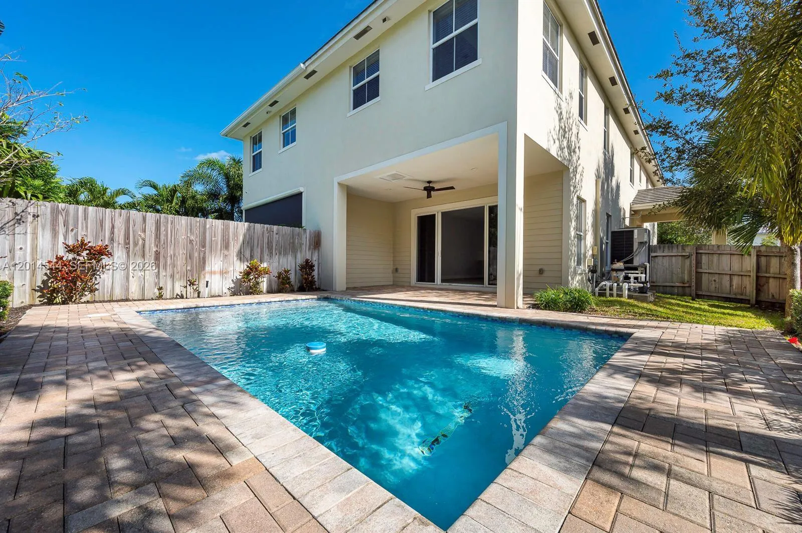 Foto de propiedad en 1031 NE 13th Avenue, Fort Lauderdale, FL 33304 Fort Lauderdale con MLS# 