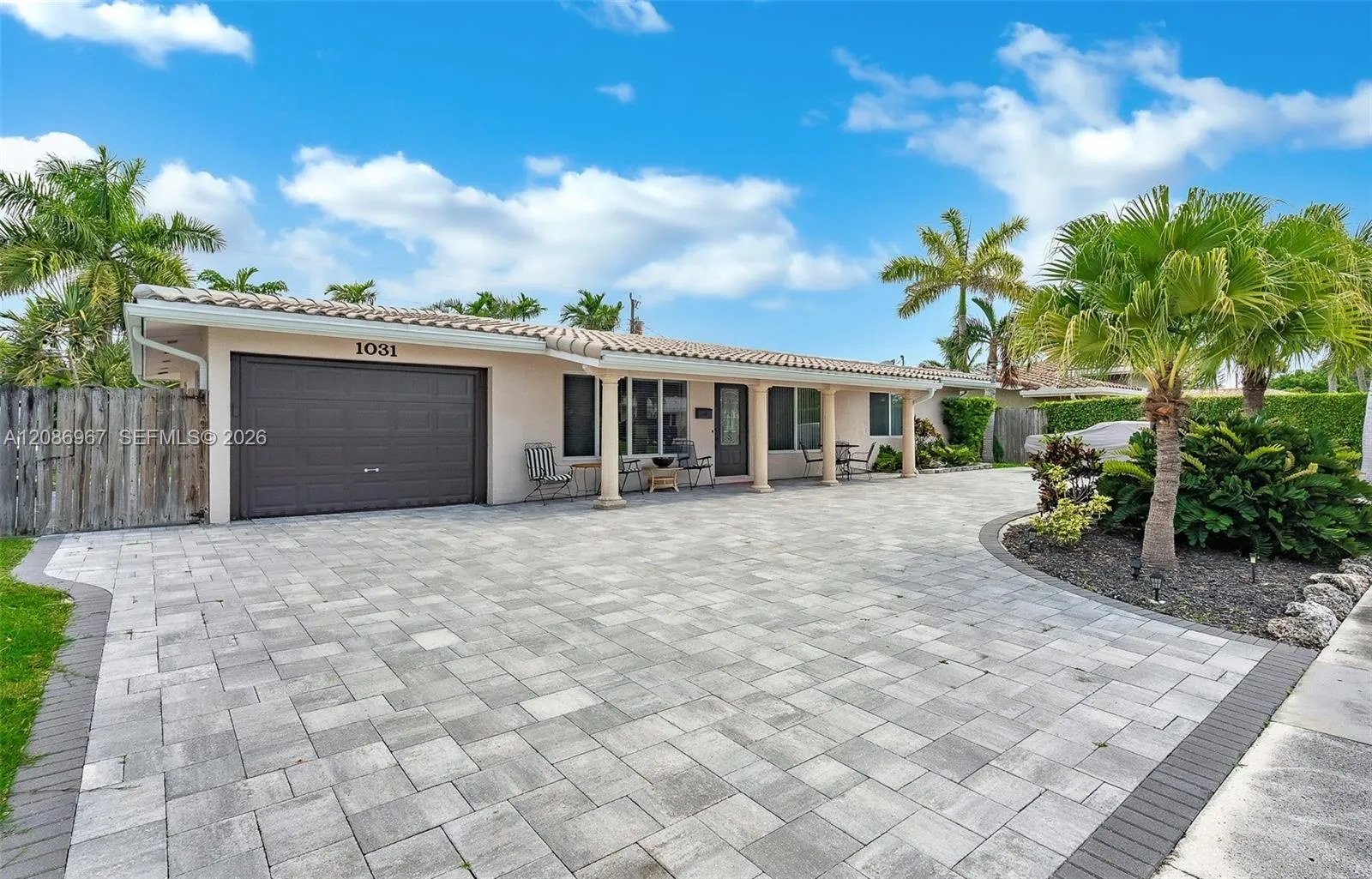 Foto de propiedad en 1031 SE 14th Drive, Deerfield Beach, FL 33441 Deerfield Beach con MLS# 