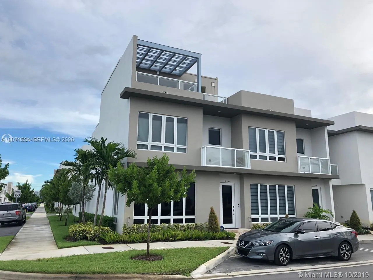 Foto de propiedad en 10330 NW 66 Street 10330, Doral, FL 33178 Doral con MLS# 
