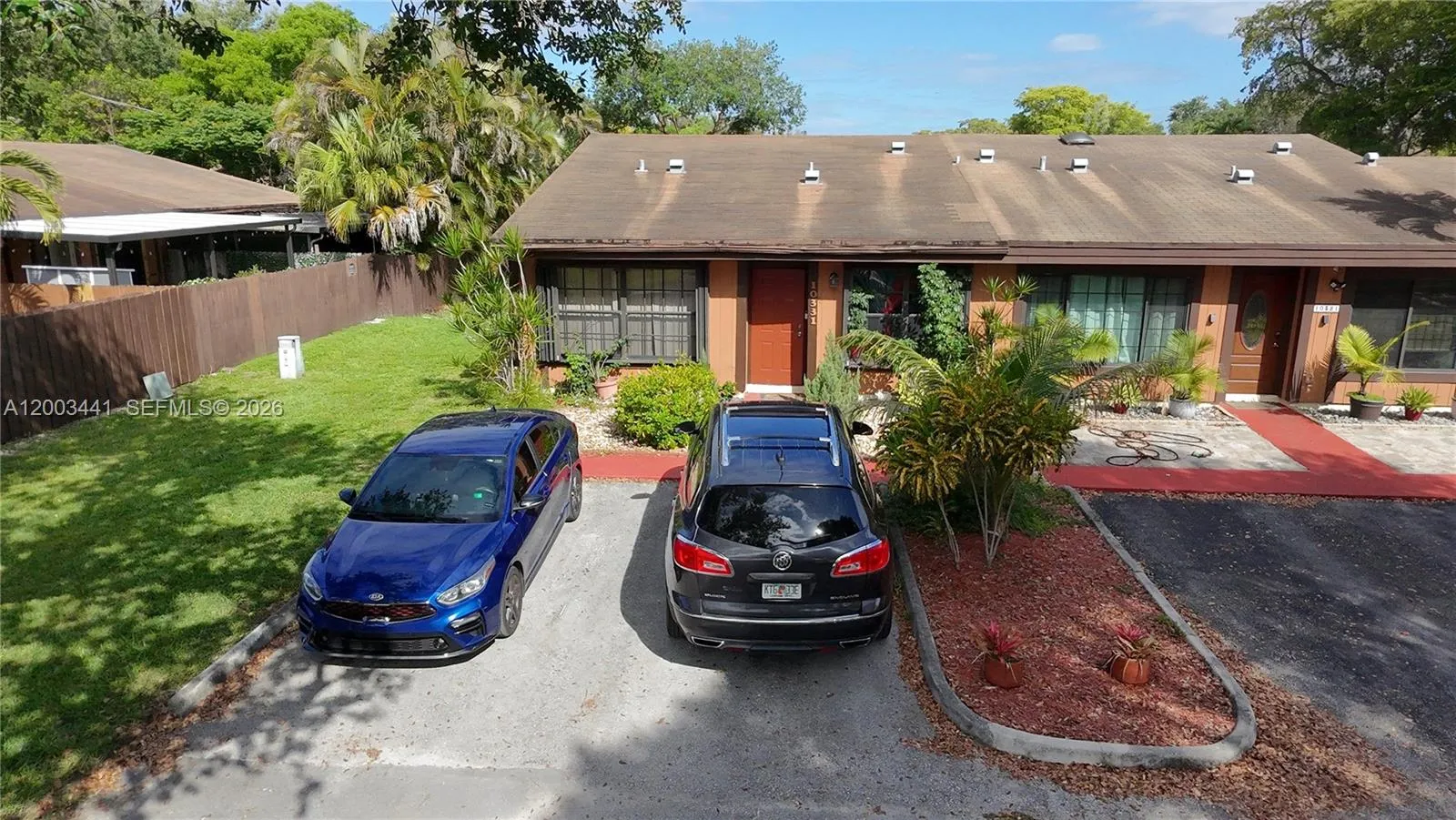 Foto de propiedad en 10331 Holly Court, Pembroke Pines, FL 33026 Pembroke Pines con MLS# 