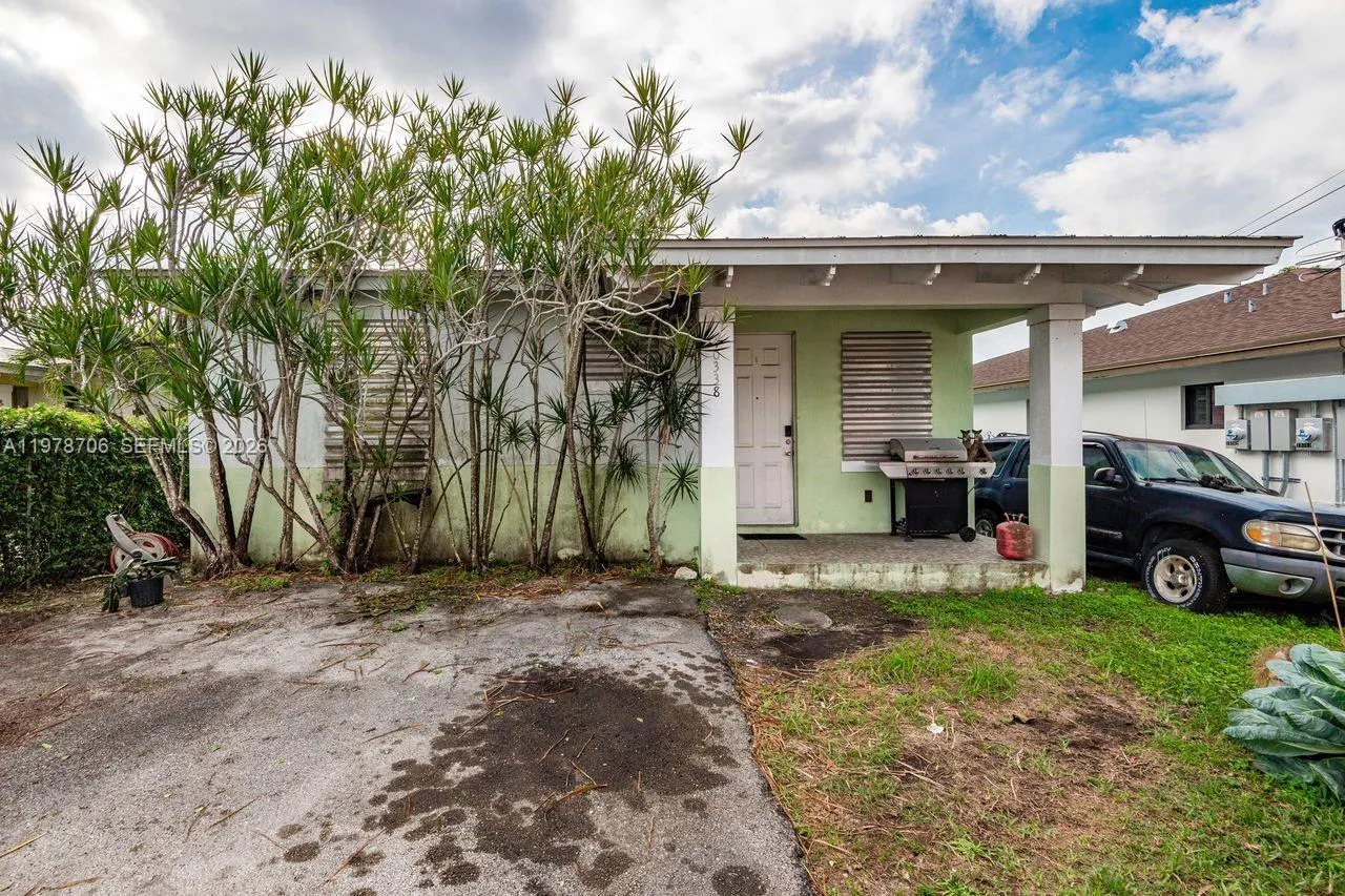 Foto de propiedad en 10338 SW 180th Street 2, Miami, FL 33157 Miami con MLS# 