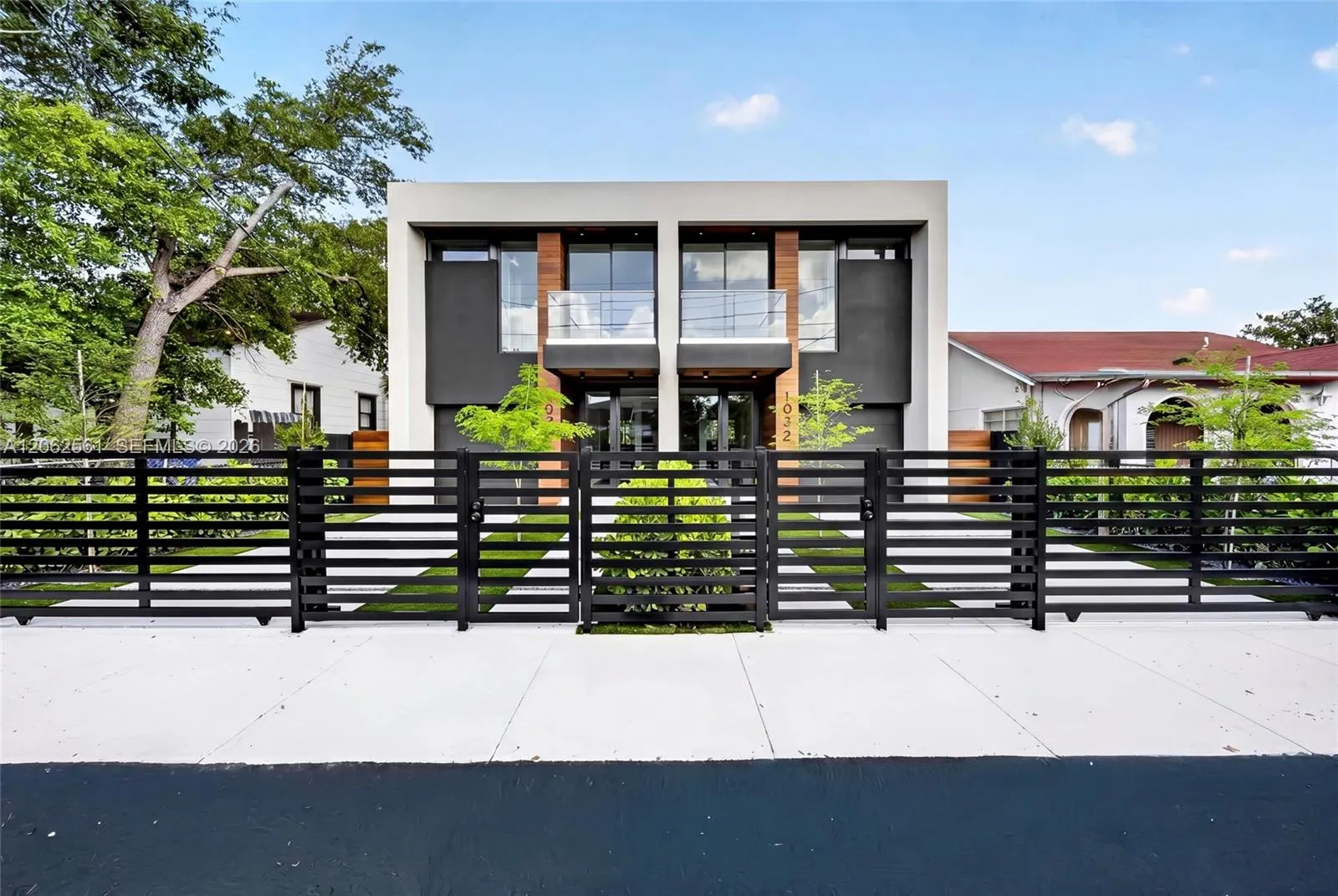 Foto de propiedad en 1034 SW 11th Avenue, Miami, FL 33130 Miami con MLS# 