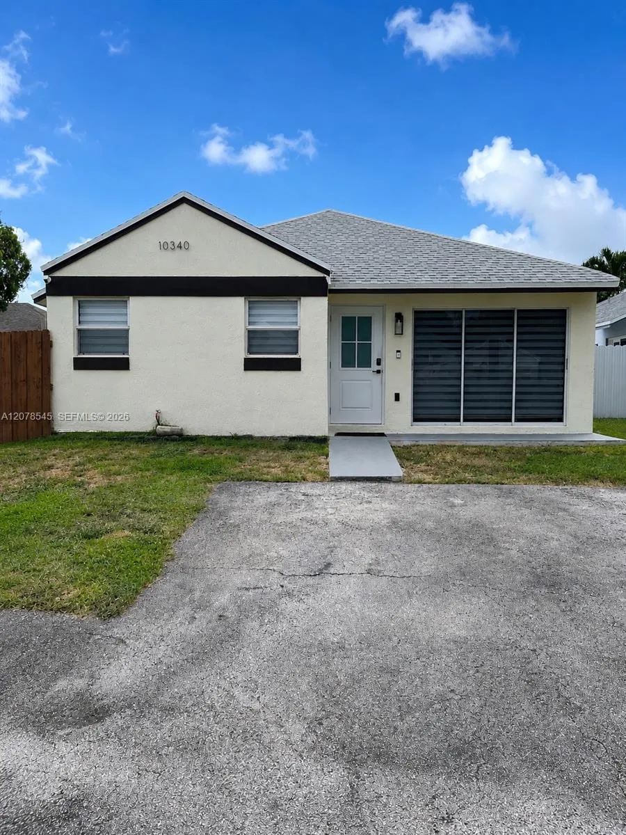 Foto de propiedad en 10340 SW 207th Street, Cutler Bay, FL 33189 Cutler Bay con MLS# 