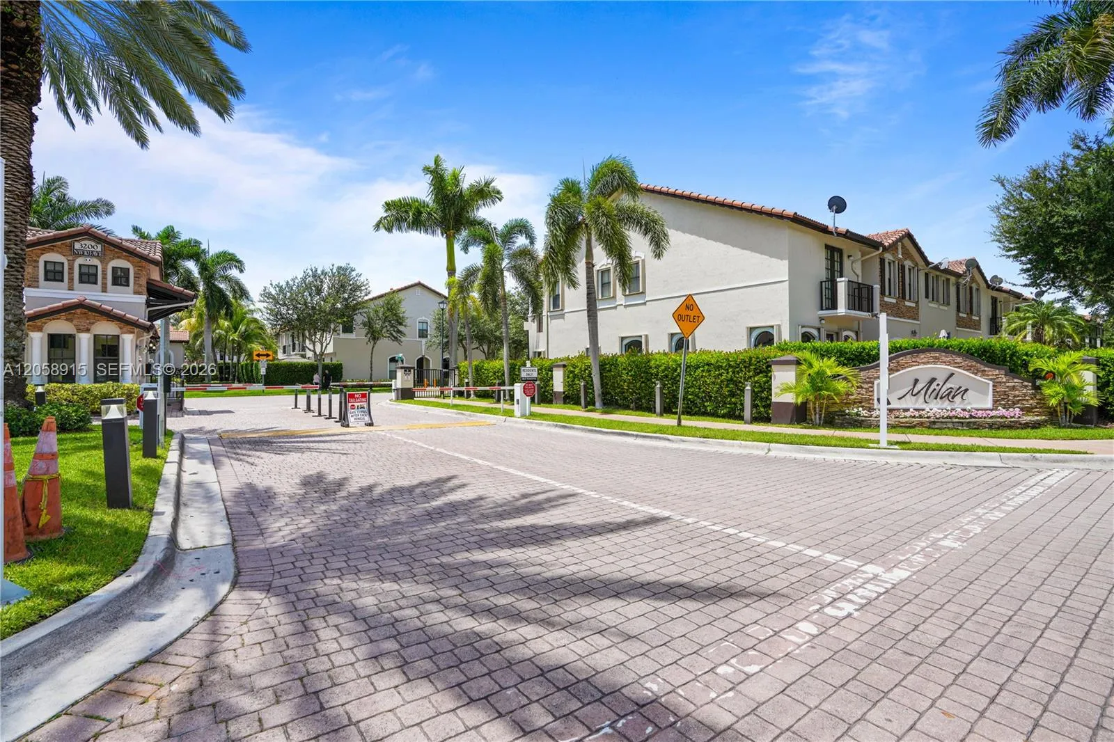 Foto de propiedad en 10341 NW 32nd Terrace, Doral, FL 33172 Doral con MLS# 