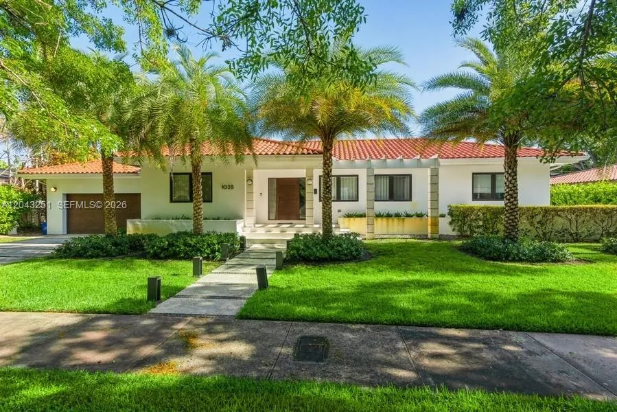 Foto de propiedad en 1035 Catalonia Avenue, Coral Gables, FL 33134 Coral Gables con MLS# 