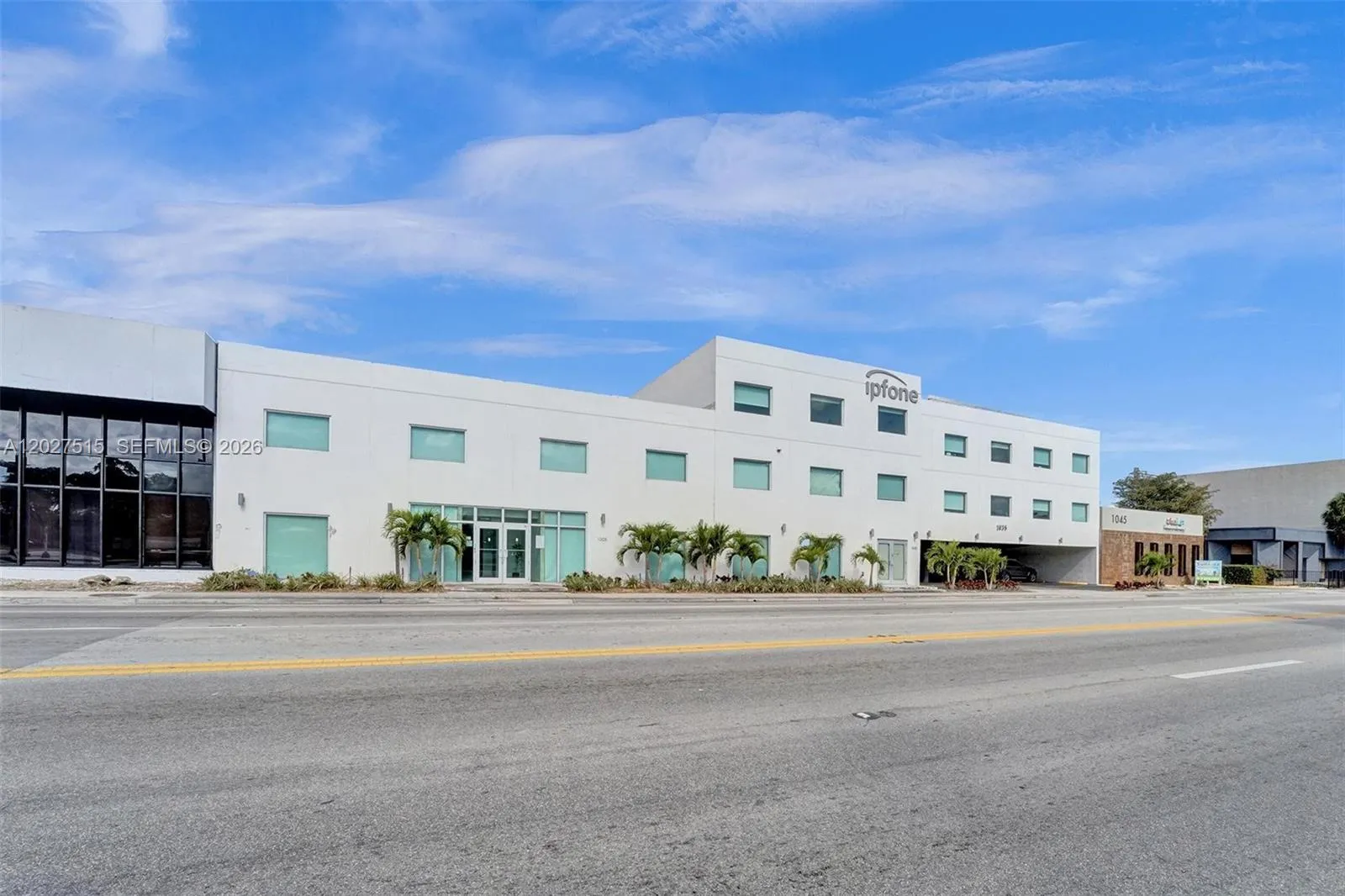 Foto de propiedad en 1035 NE 125th Street, North Miami, FL 33161 North Miami con MLS# 