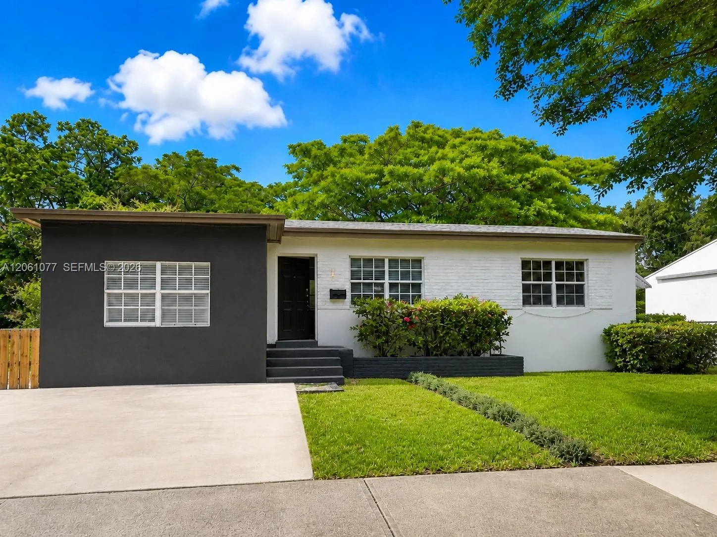 Foto de propiedad en 1035 NW 50th Street, Miami, FL 33127 Miami con MLS# 