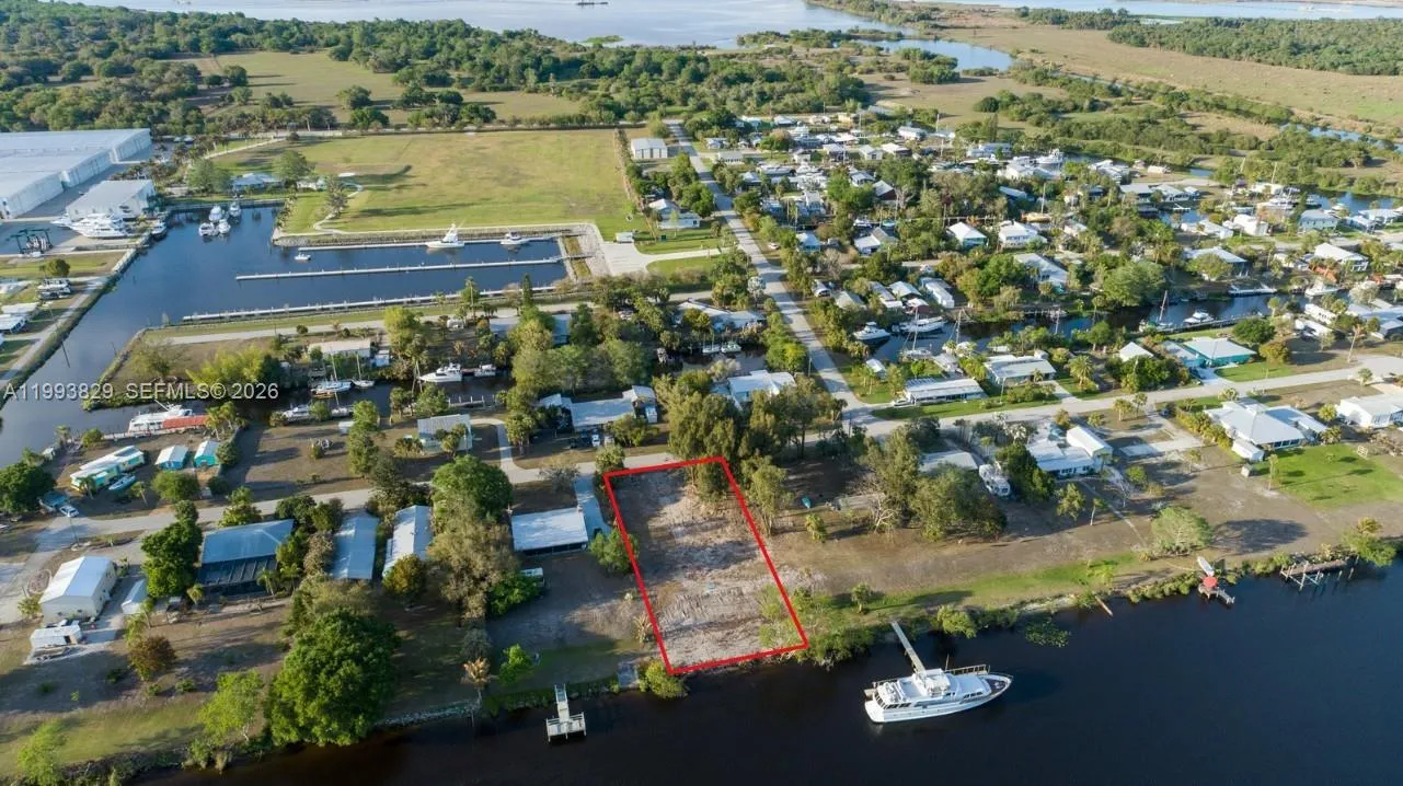 En Venta 1035 W Anchor Lane, Moore Haven, FL 33471, Moore Haven, FL 33471