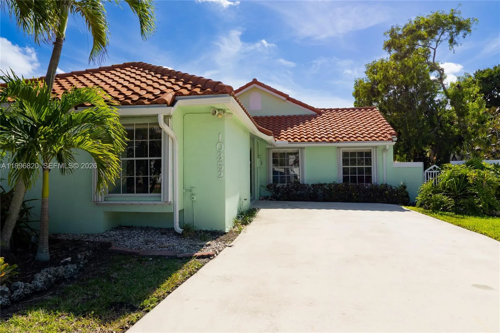 Foto de propiedad en 10352 NW 46th Street, Doral, FL 33178 Doral con MLS# 